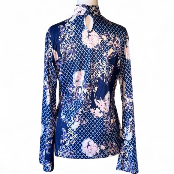 NWOT -VENUS Cutout High Neck Top Blue Floral Long Sleeve Blouse M - Picture 2 of 5